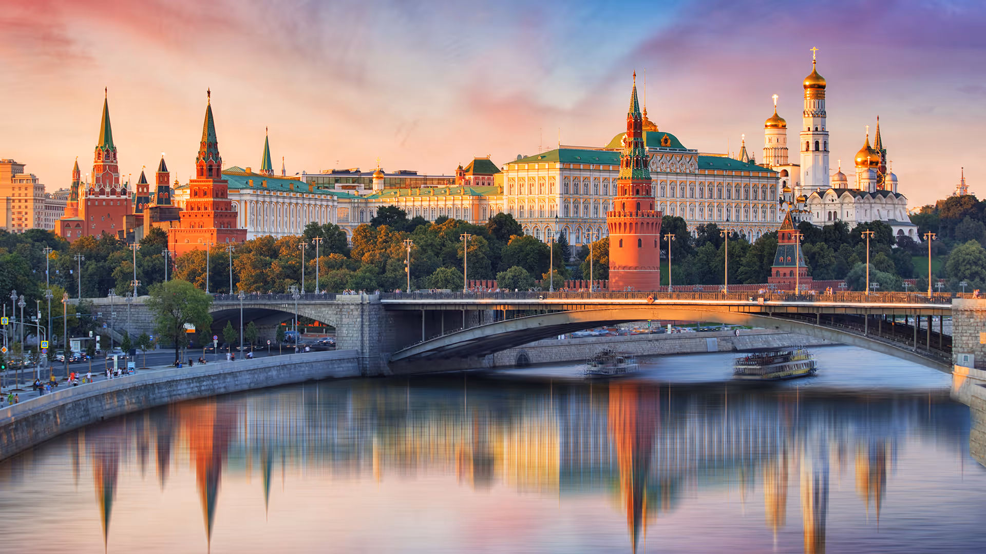 Viagens em grupo. Agência de Viagens Thais Tours.