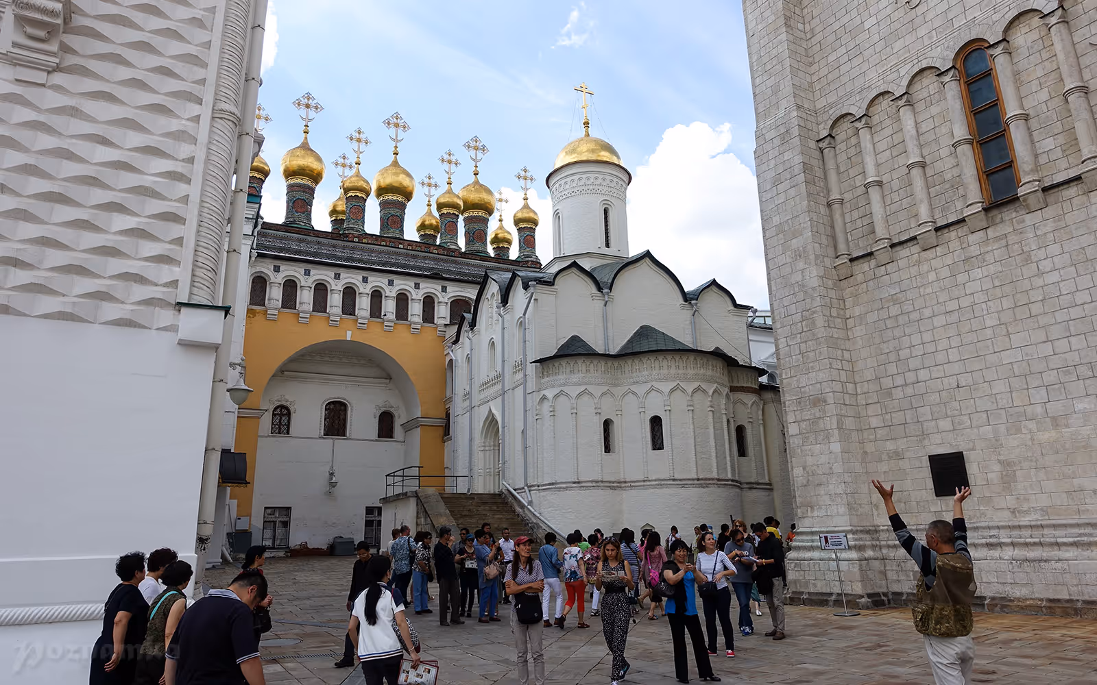 Viagens em grupo. Agência de Viagens Thais Tours.