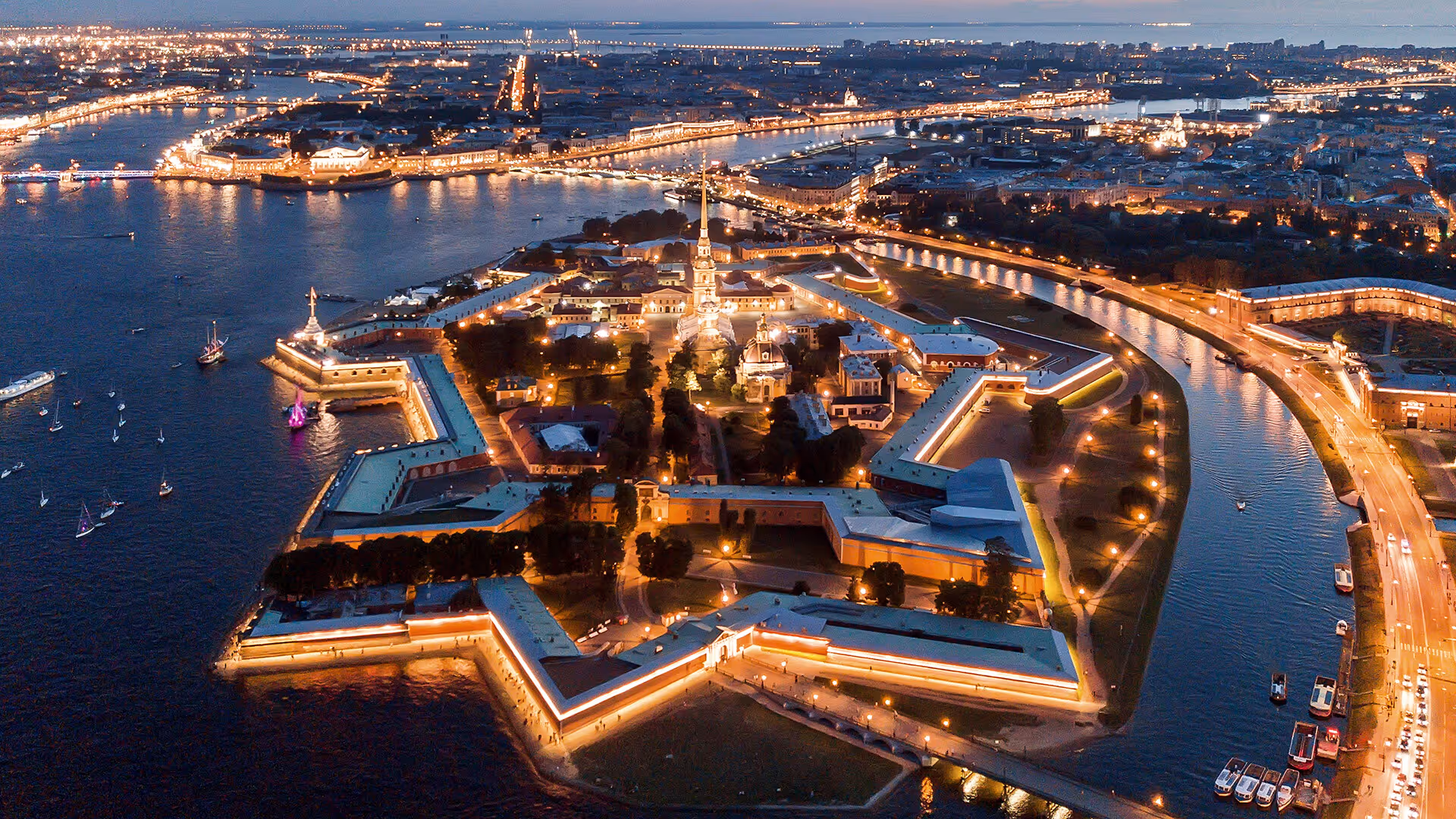 Viagens em grupo. Agência de Viagens Thais Tours.