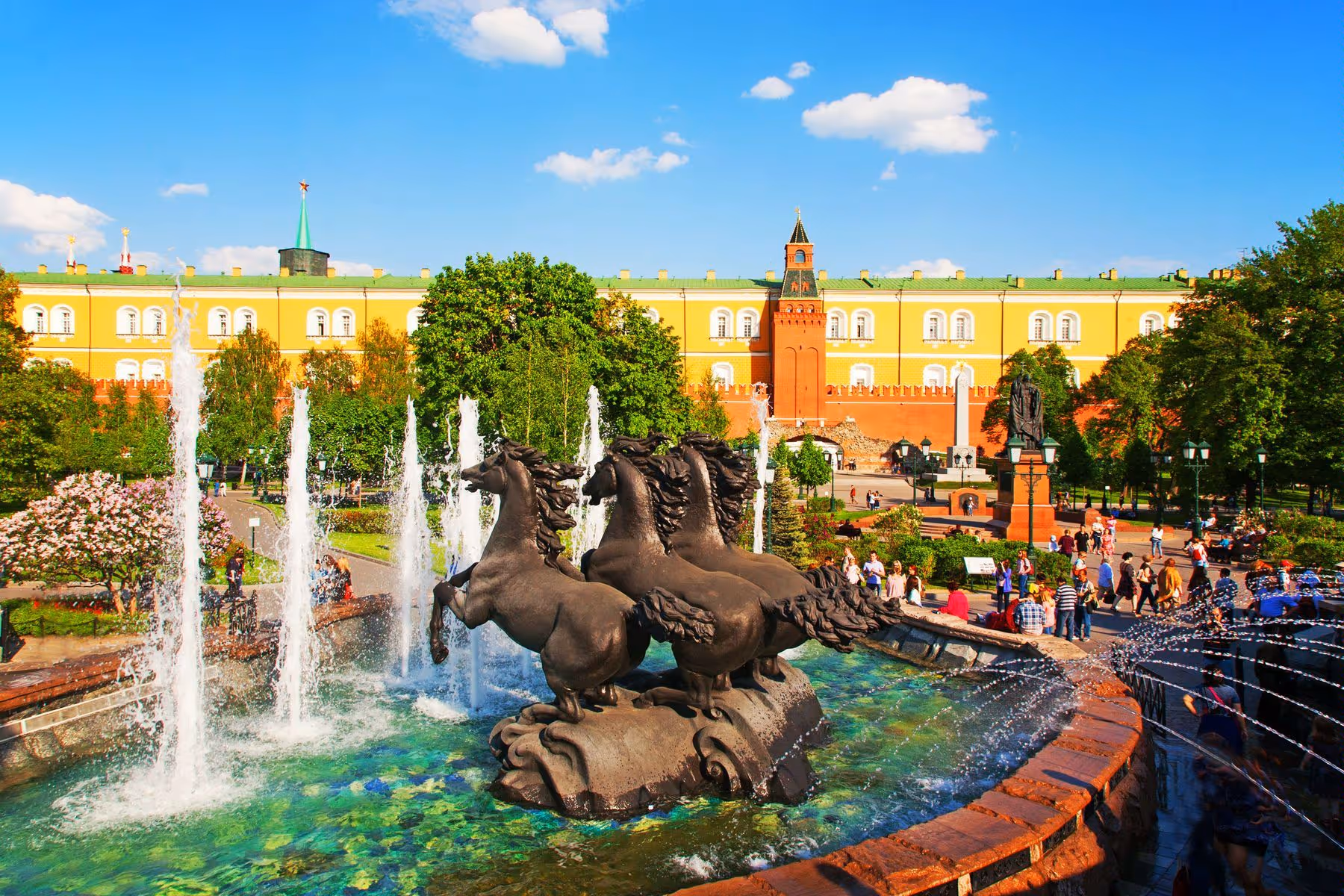 Viagens em grupo. Agência de Viagens Thais Tours.