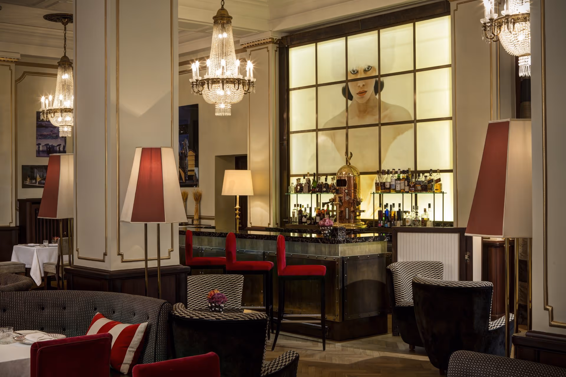 Viagens em grupo. Agência de Viagens Thais Tours.