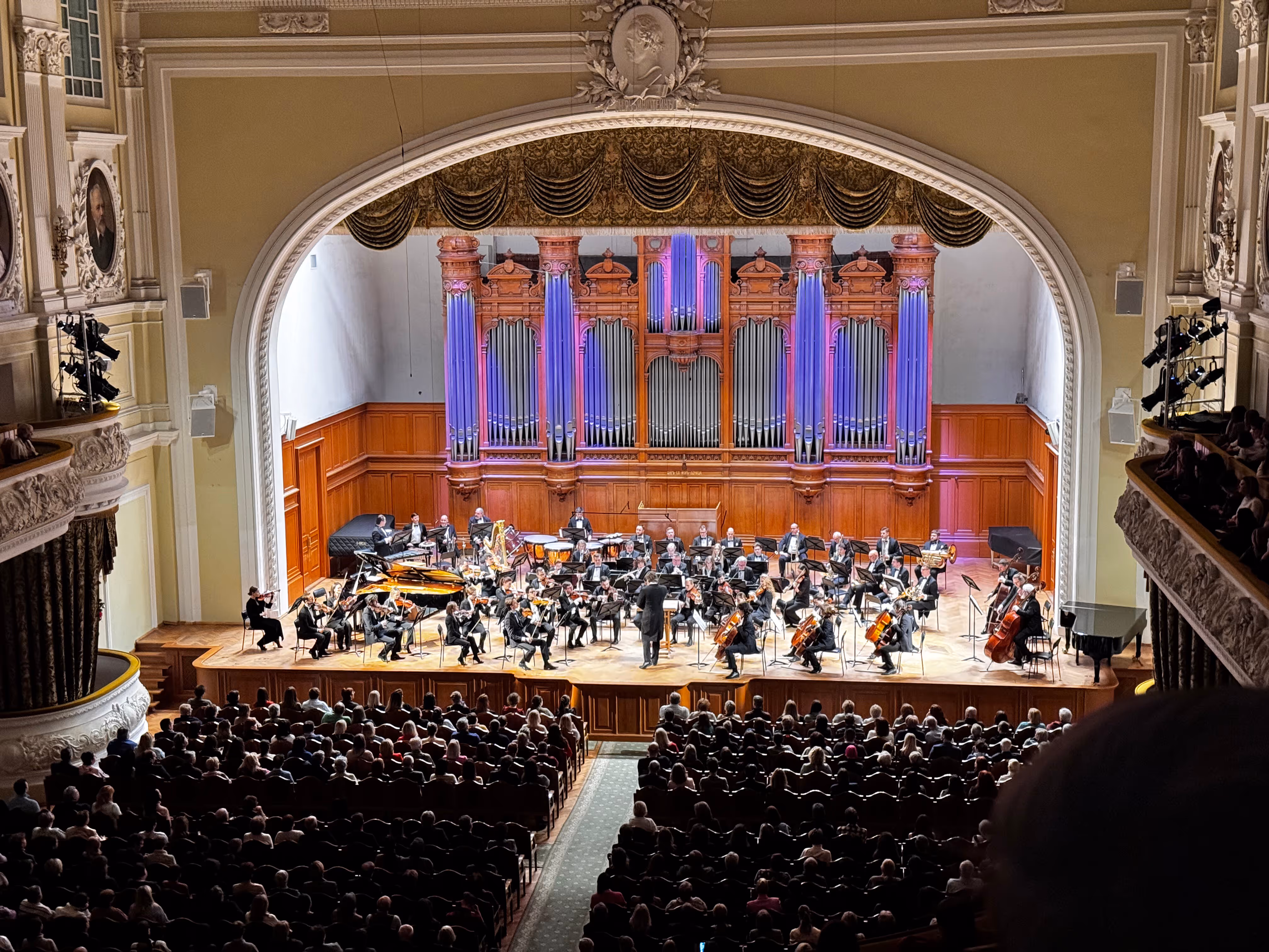 Viagens em grupo. Agência de Viagens Thais Tours.