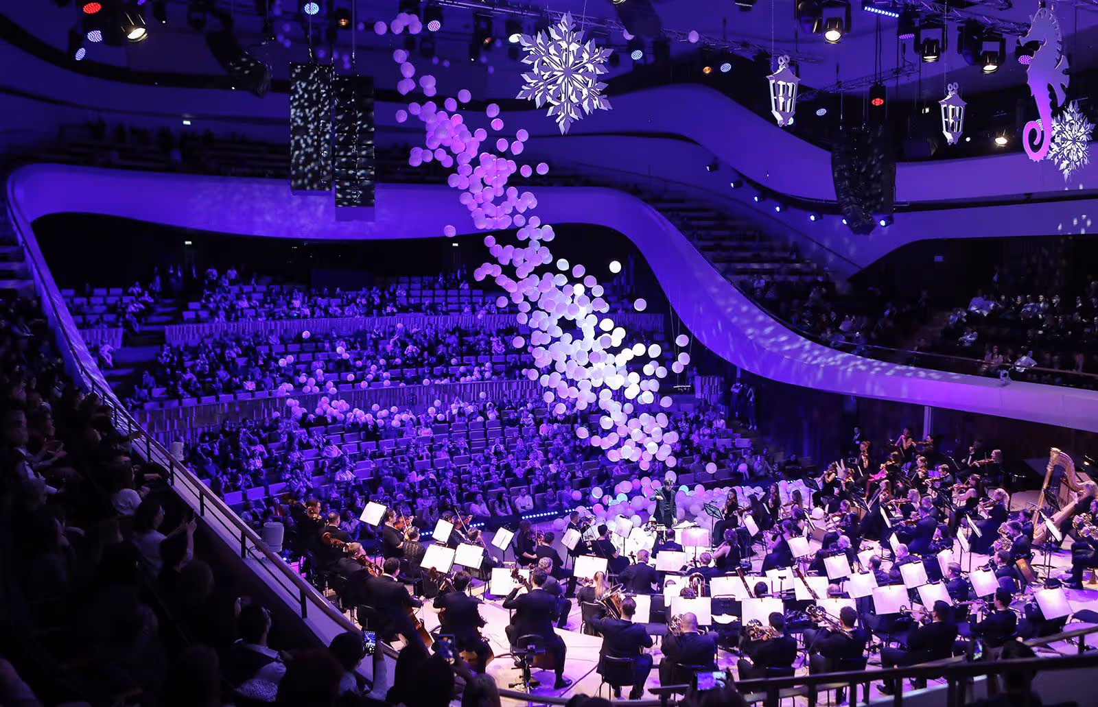 Viagens em grupo. Agência de Viagens Thais Tours.