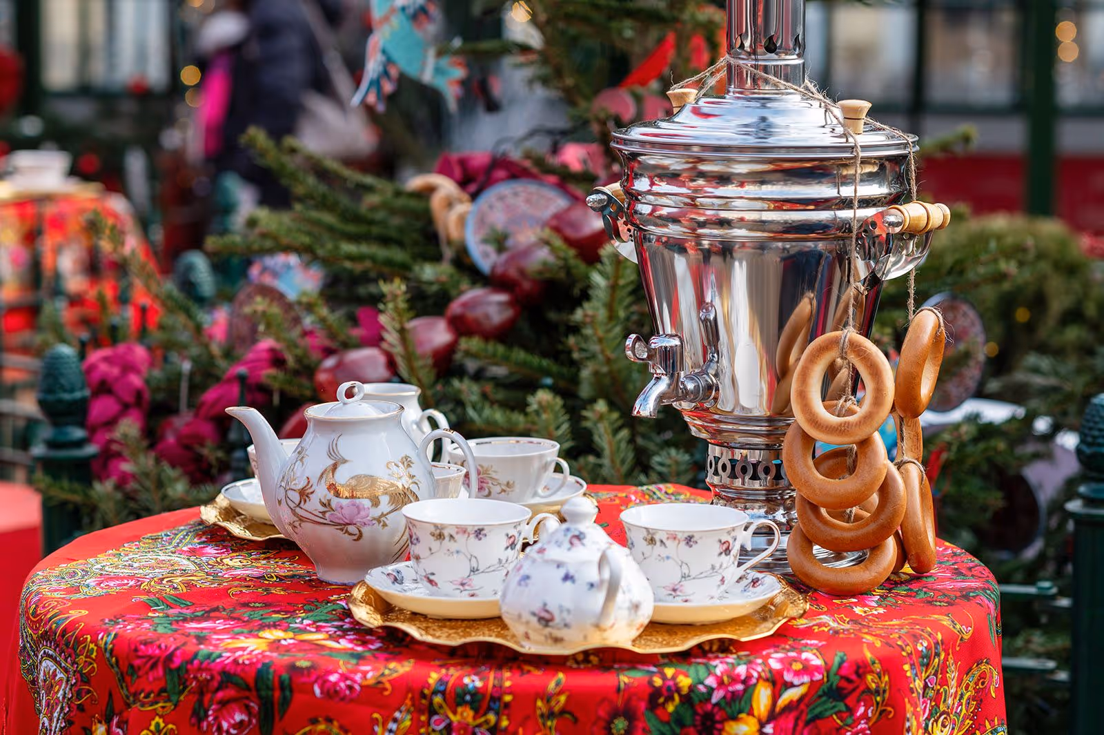 Viagens em grupo. Agência de Viagens Thais Tours.