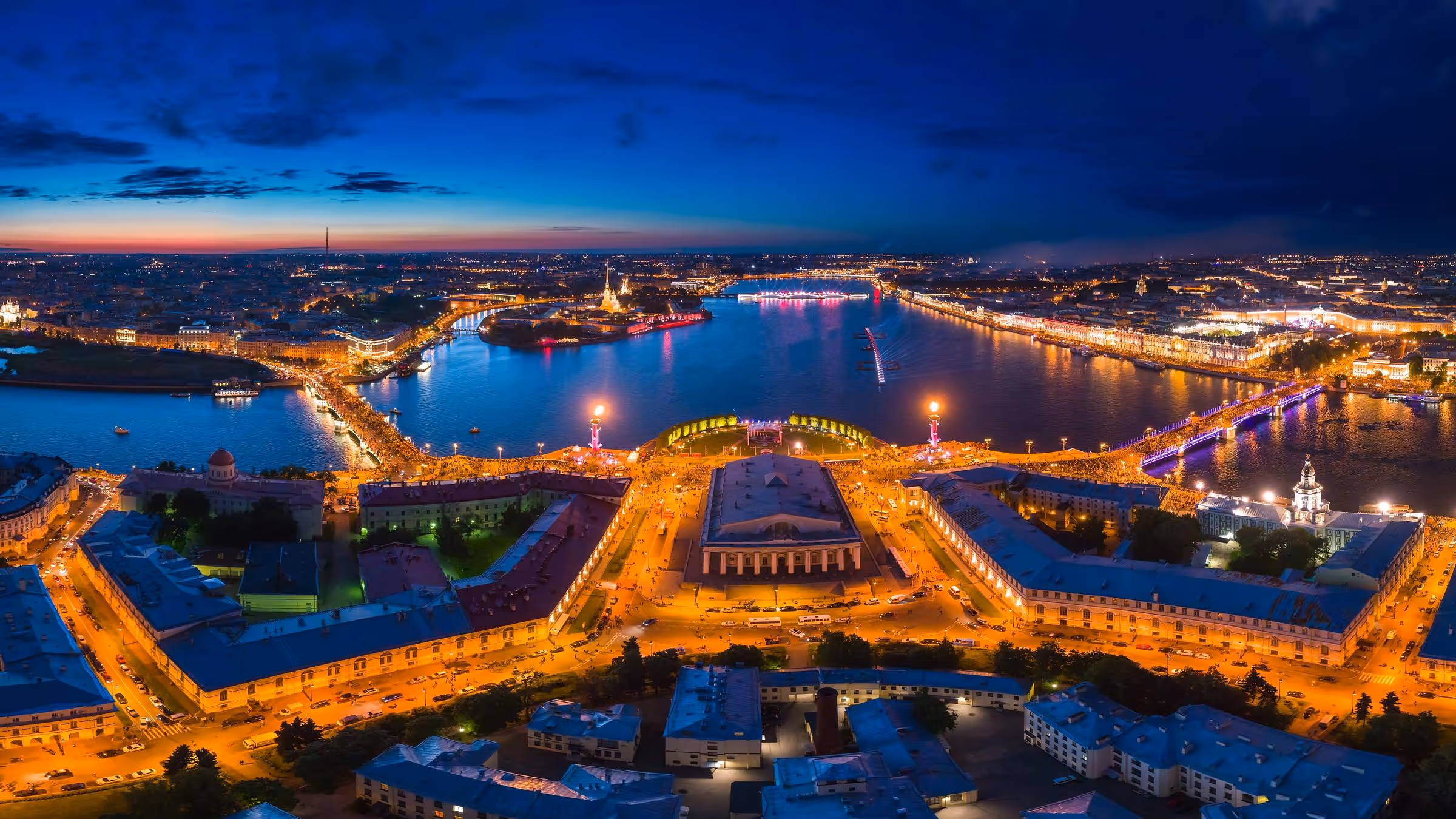 Viagens em grupo. Agência de Viagens Thais Tours.