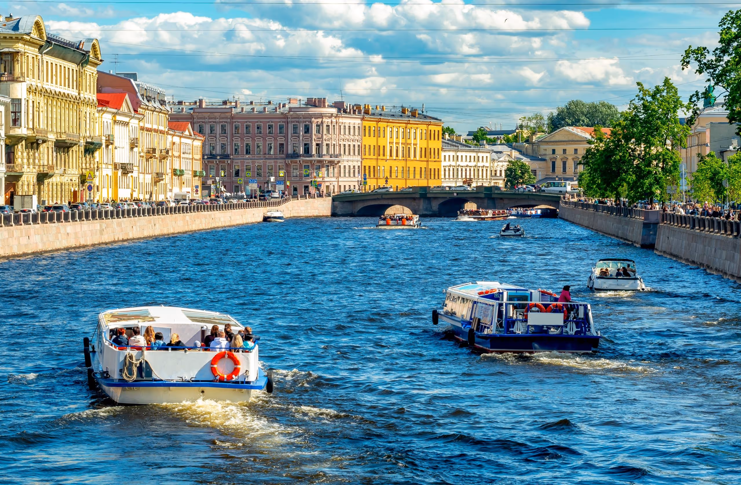 Viagens em grupo. Agência de Viagens Thais Tours.