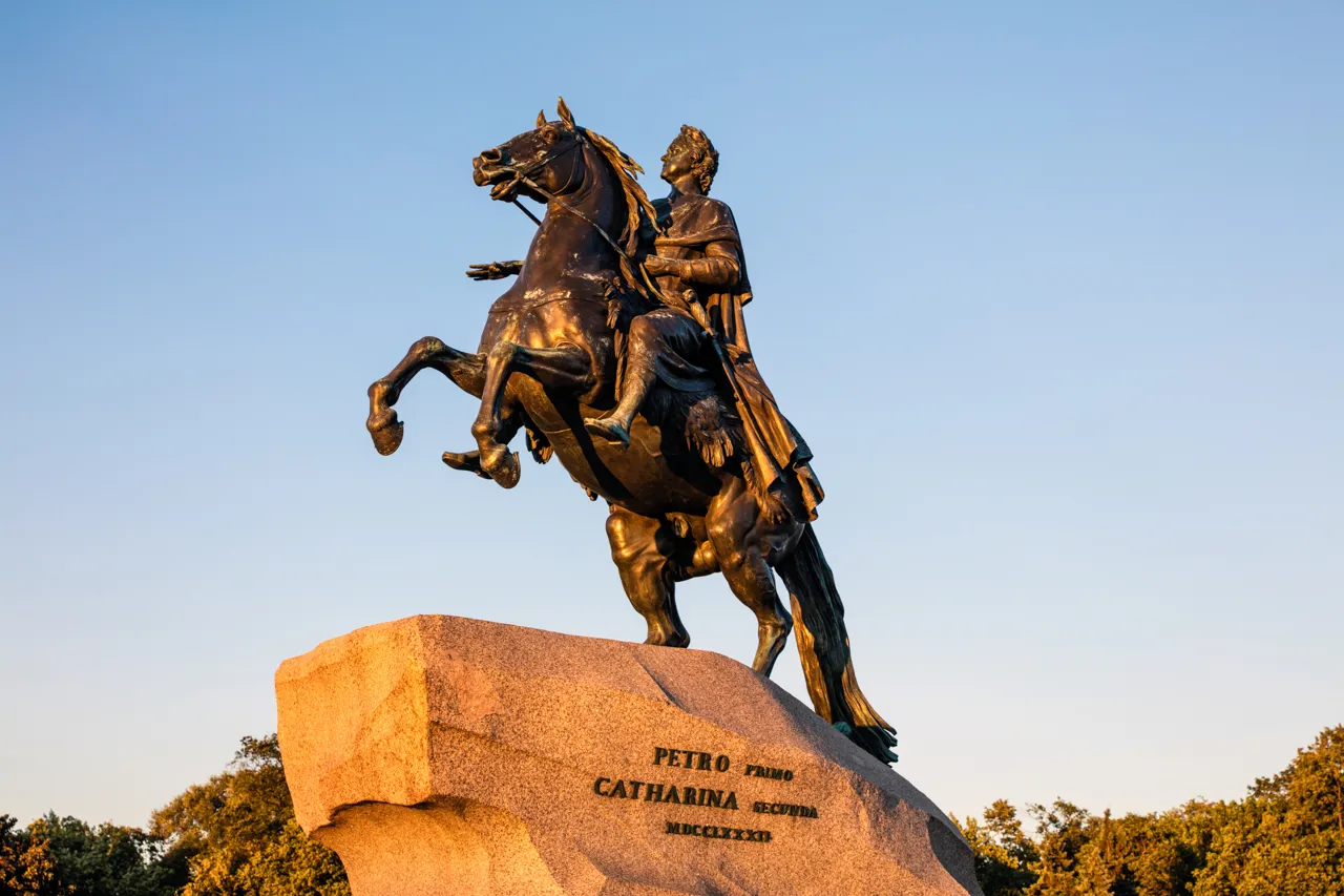 Viagens em grupo. Agência de Viagens Thais Tours.