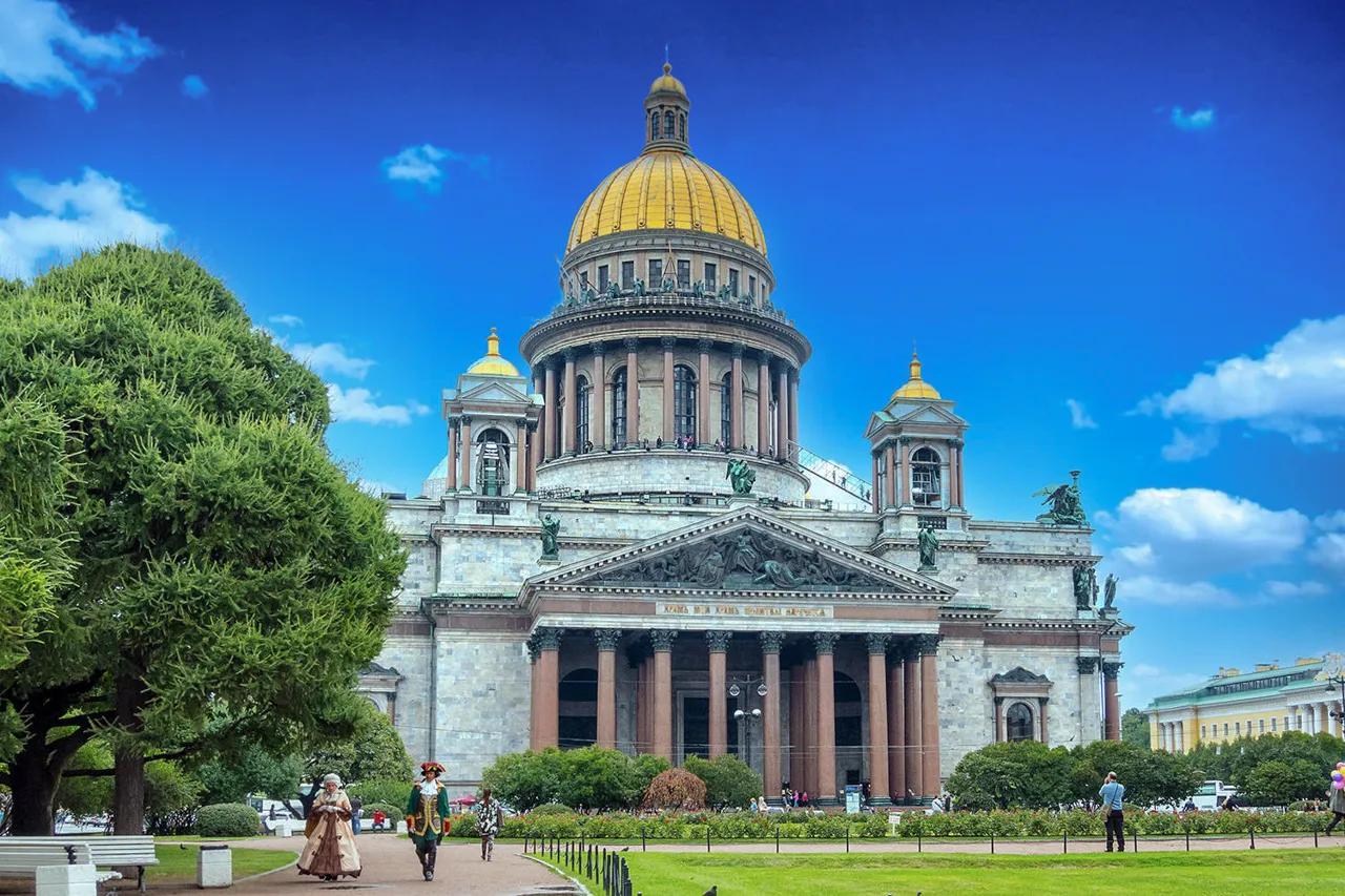 Viagens em grupo. Agência de Viagens Thais Tours.