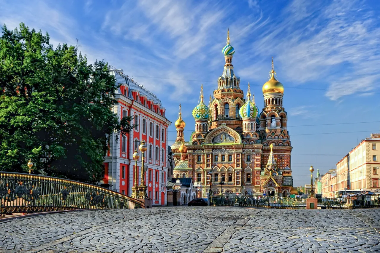 Viagens em grupo. Agência de Viagens Thais Tours.