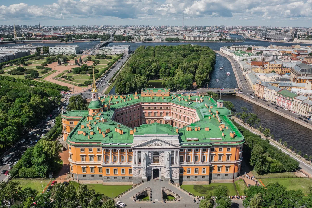 Viagens em grupo. Agência de Viagens Thais Tours.