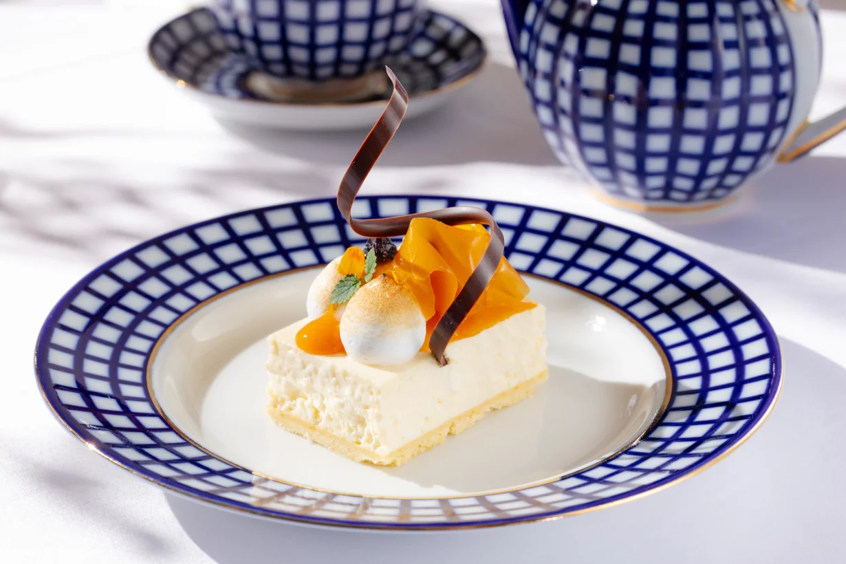 Outro prato servido no Restaurante Astoria, parte da experiência gastronômica oferecida no ambiente elegante do histórico Hotel Astoria.