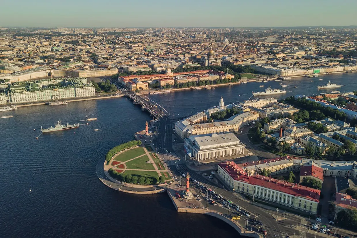 Ponte do Palácio fotografada de outro ponto de observação na cidade.