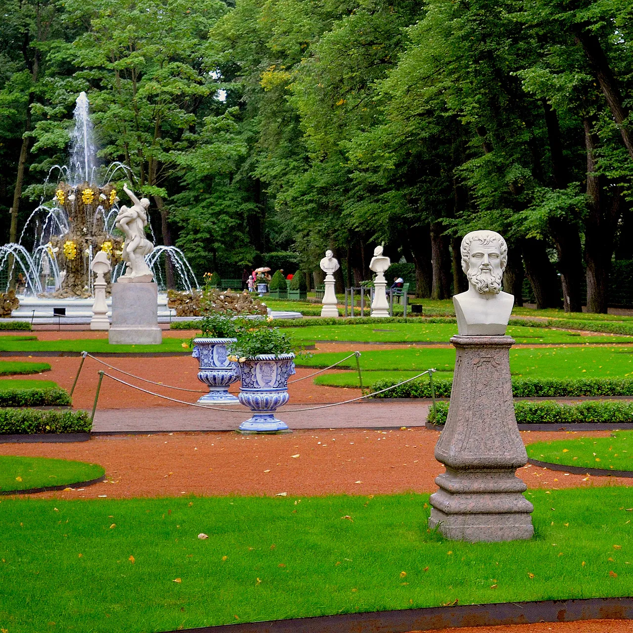 Viagens em grupo. Agência de Viagens Thais Tours.