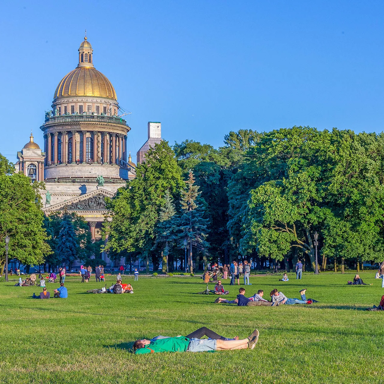 Viagens em grupo. Agência de Viagens Thais Tours.