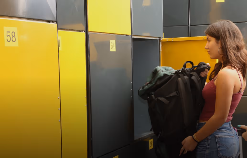 Smart locker in public spaces