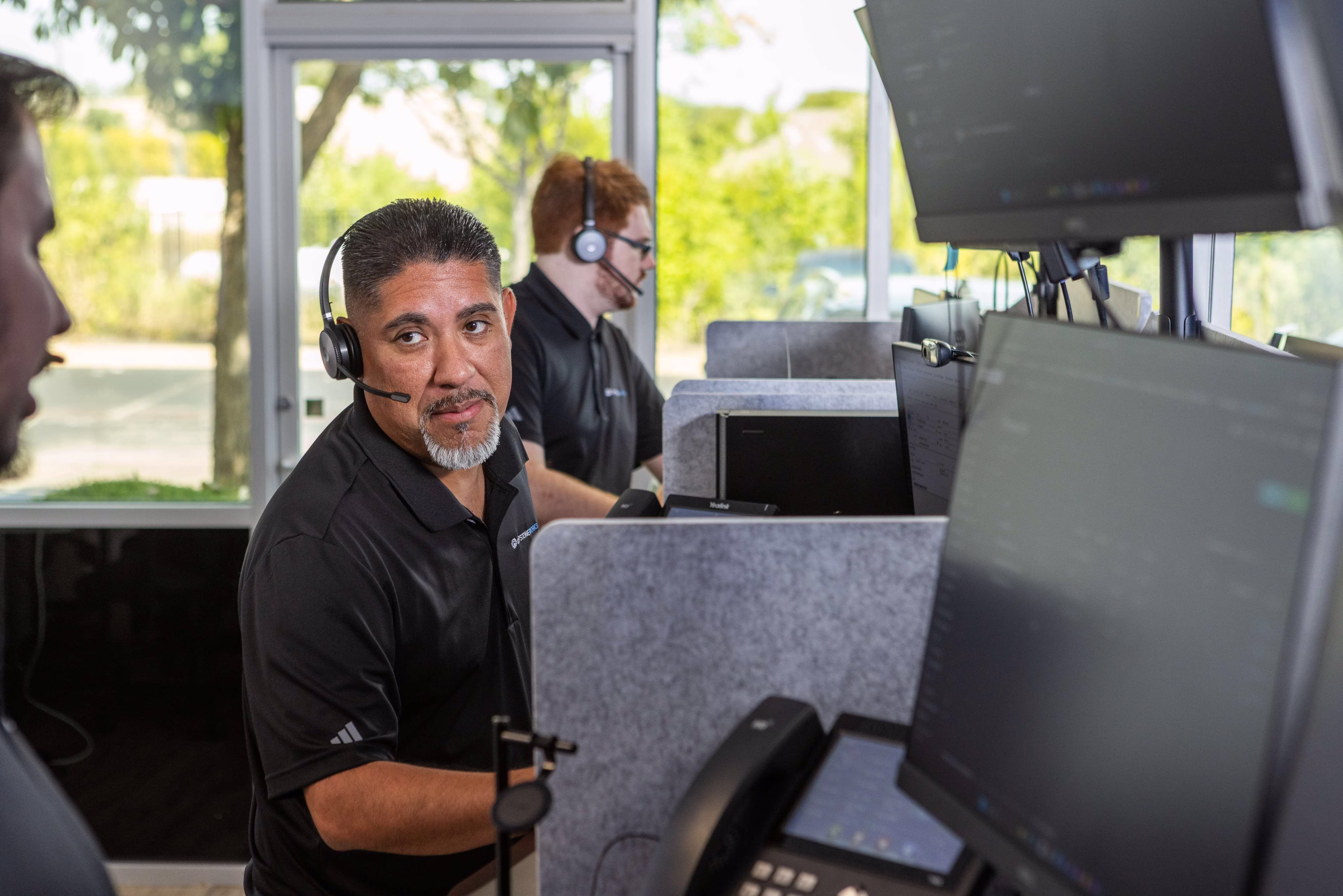 outsource it helpdesk