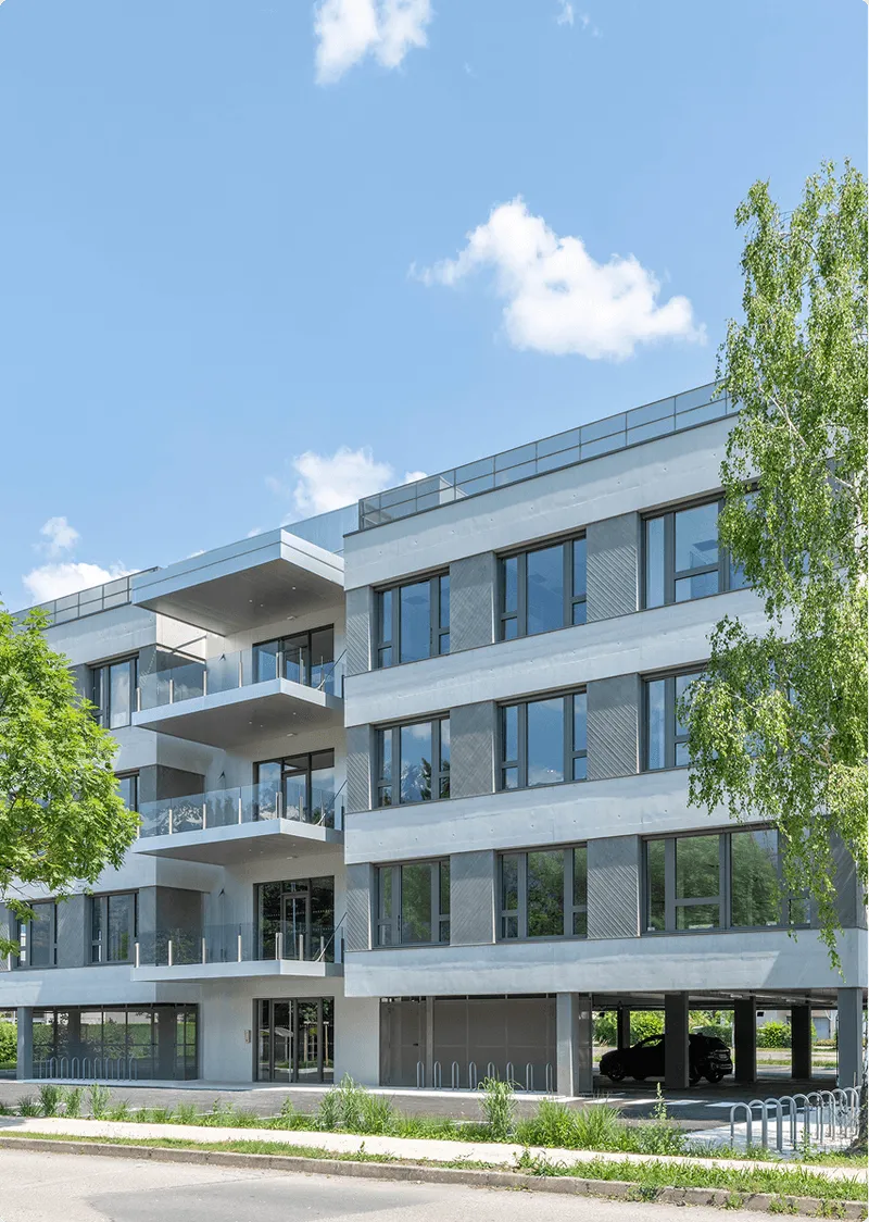 Nous concevons des bâtiments tertiaires qui marient une architecture moderne avec des performances économiques et environnementales élevées.