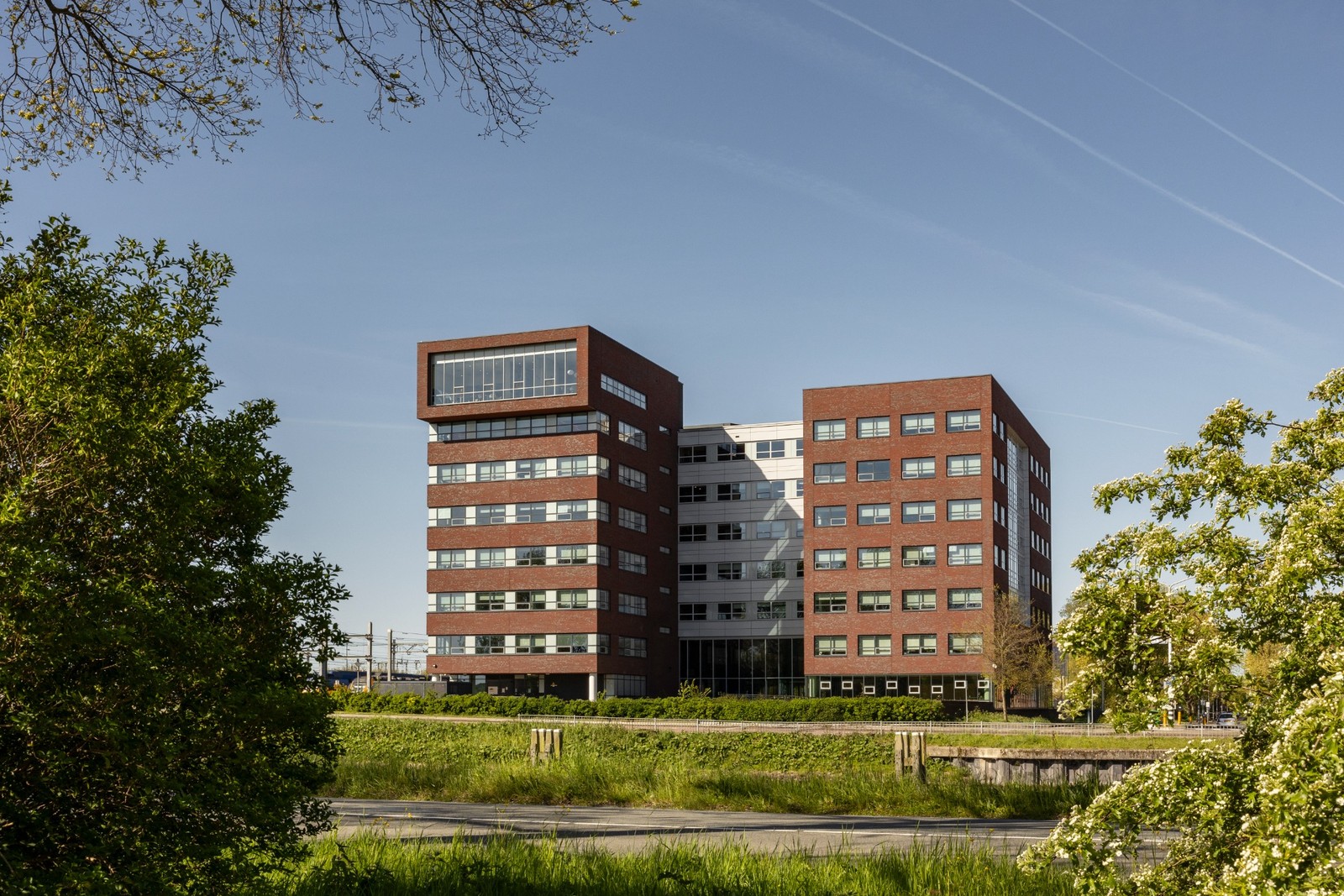 Financing the Purchase of an Office Building in Alkmaar - Photo 1