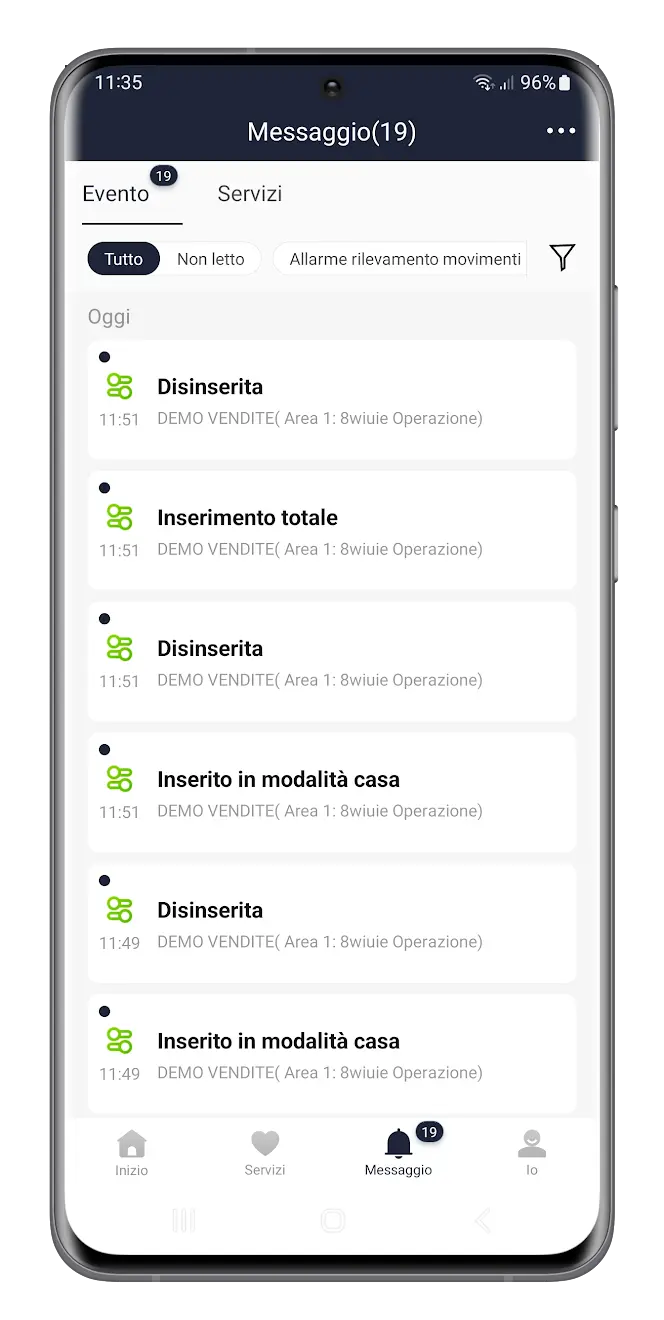 Schermata di un'app di gestione allarmi con messaggi di stato recenti come disinserita, inserimento totale e inserito in modalità casa, tutti da DEMO VENDITE Area 1.