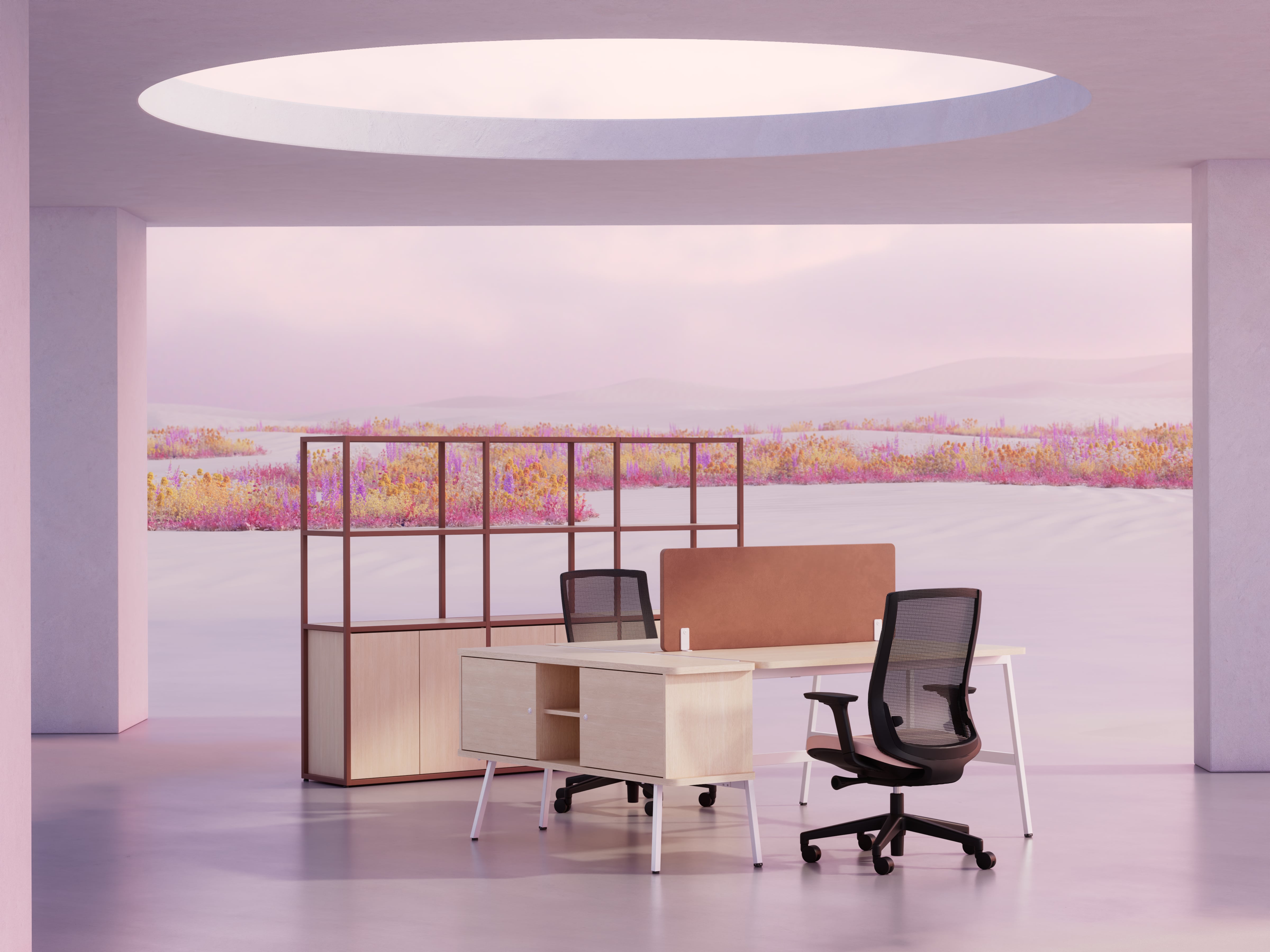 Bureau double moderne en bois clair avec séparation marron et chaises de bureau noires dans un espace ouvert avec une grande ouverture circulaire au plafond.