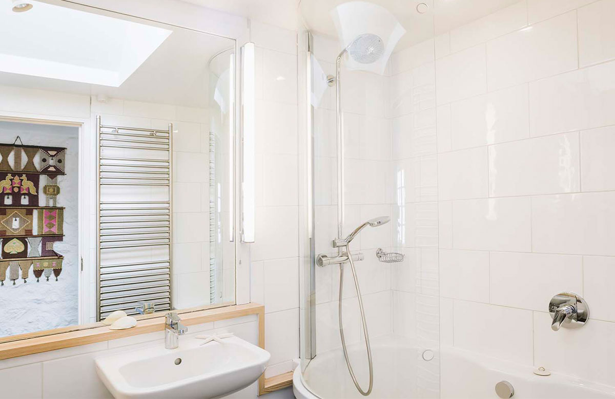 Upper Saltings Bathroom