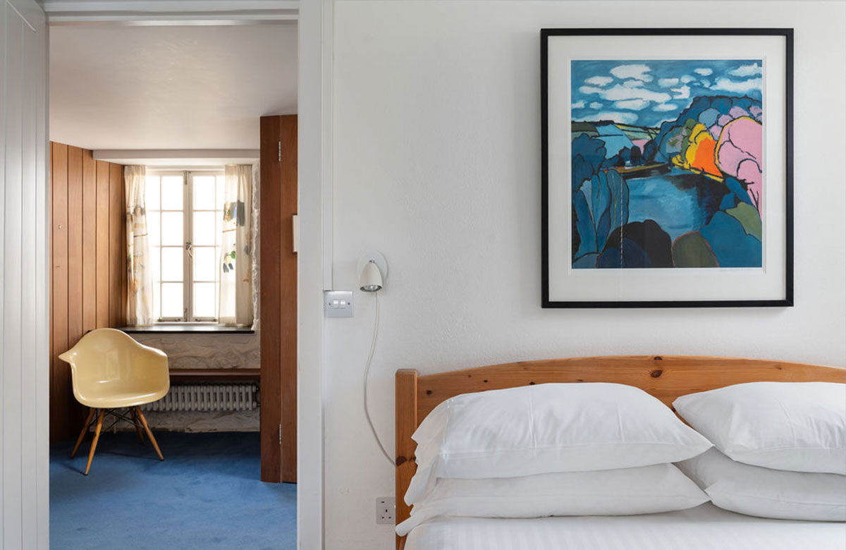 Old Saltings en suite bedroom