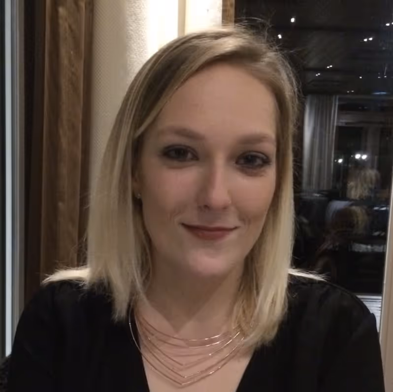 Manon, Logaero