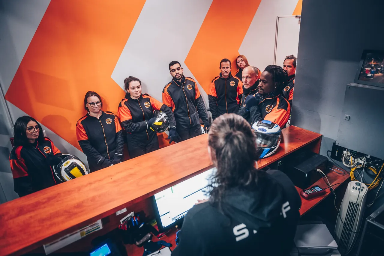 Karting – Briefing des pilotes avant la course