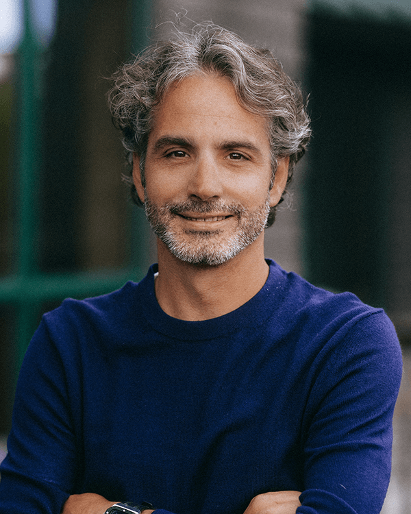 Headshot of Tom Fernandez
