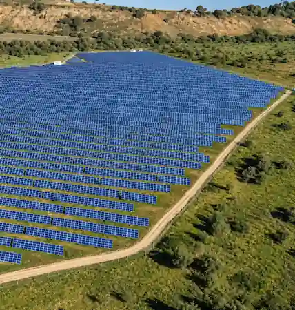 Parque solar fotovoltaico de Energía Real para generación de energía renovable