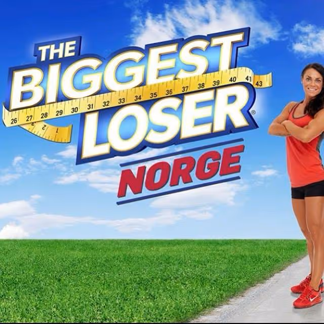 Logo for TV-programmet The Biggest Loser Norge med Tonje i treningstøy stående ved siden av