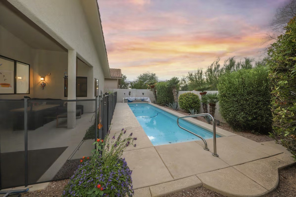 Tucson Arizona rental home with pool. Airbnb ready property.