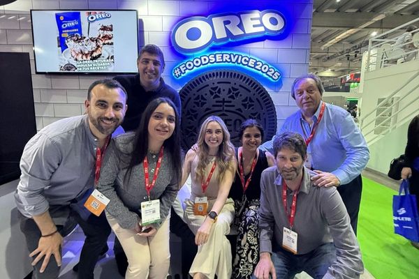 image of seafood preparation process (for a seafood restaurant)