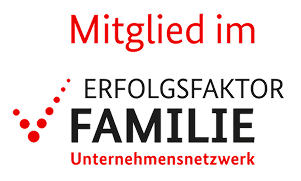 Mitgliedslogo des Unternehmensnetzwerks "Erfolgsfaktor Familie" mit rotem und schwarzem Text.