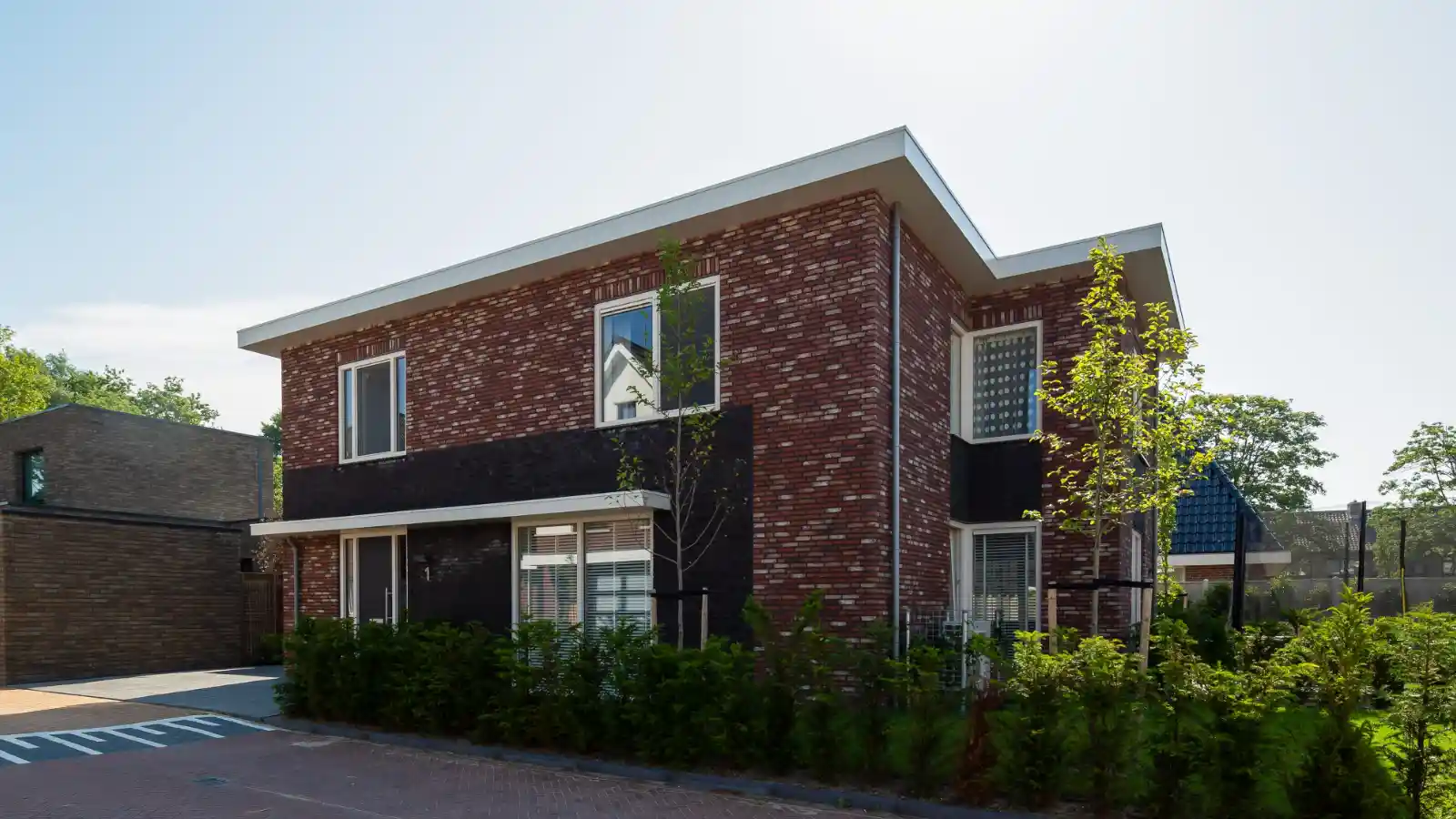 Modern kubistische hoogbouw woning