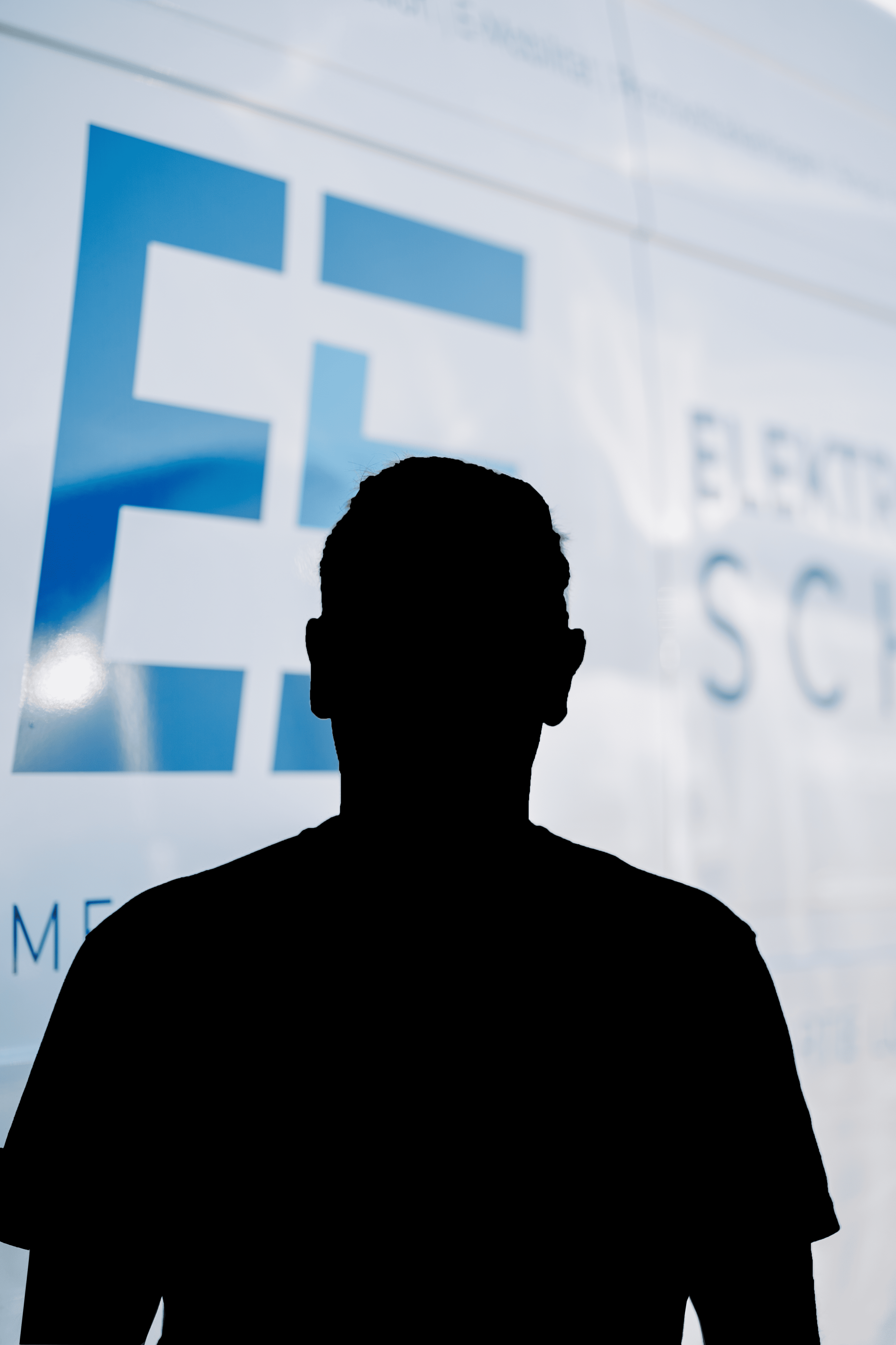 Mitarbeiter von Elektro Schuld auf einer Messe – Experten für Photovoltaik und Smart Home