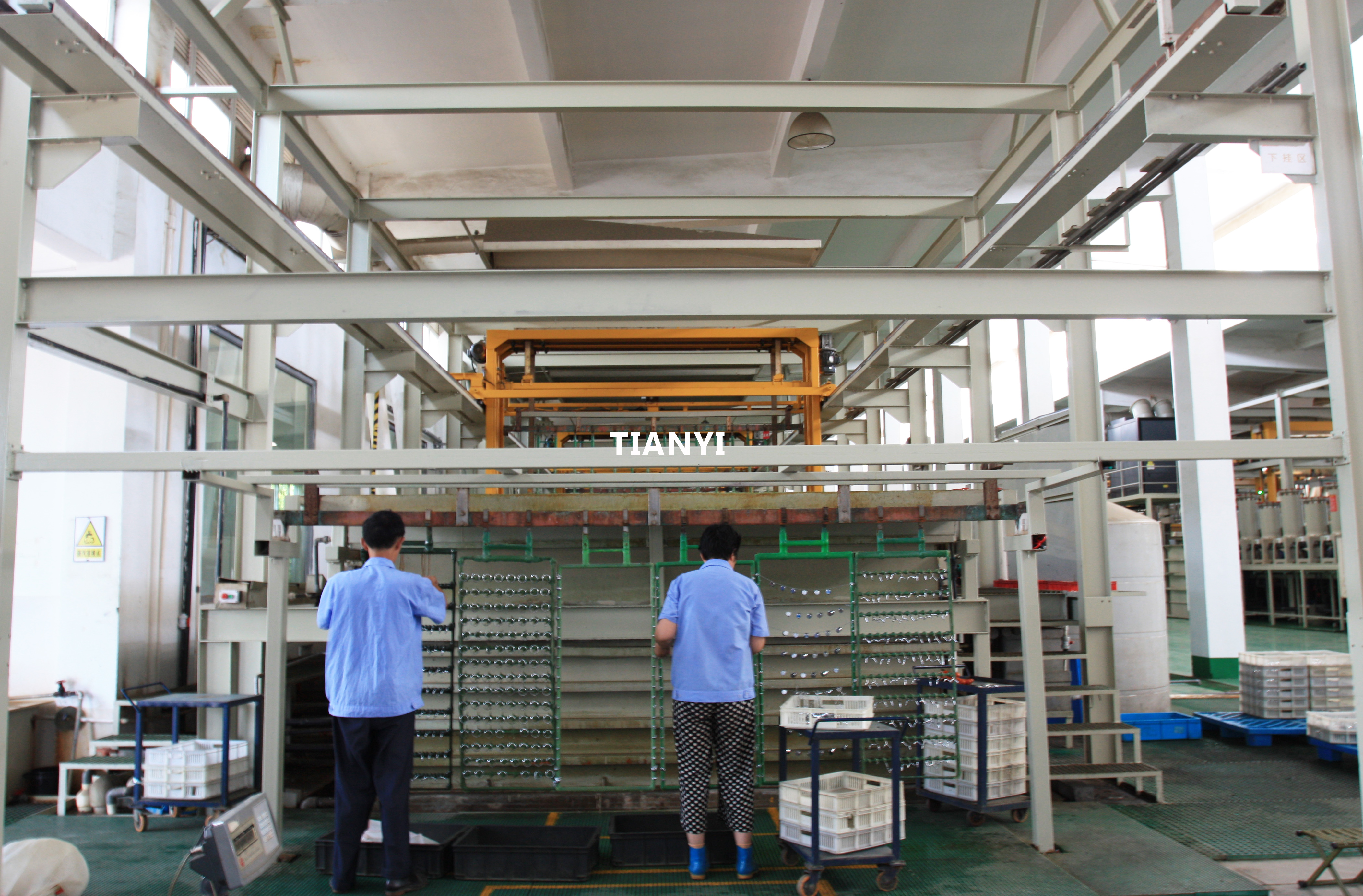 Chrome plating machine for decorative metal parts