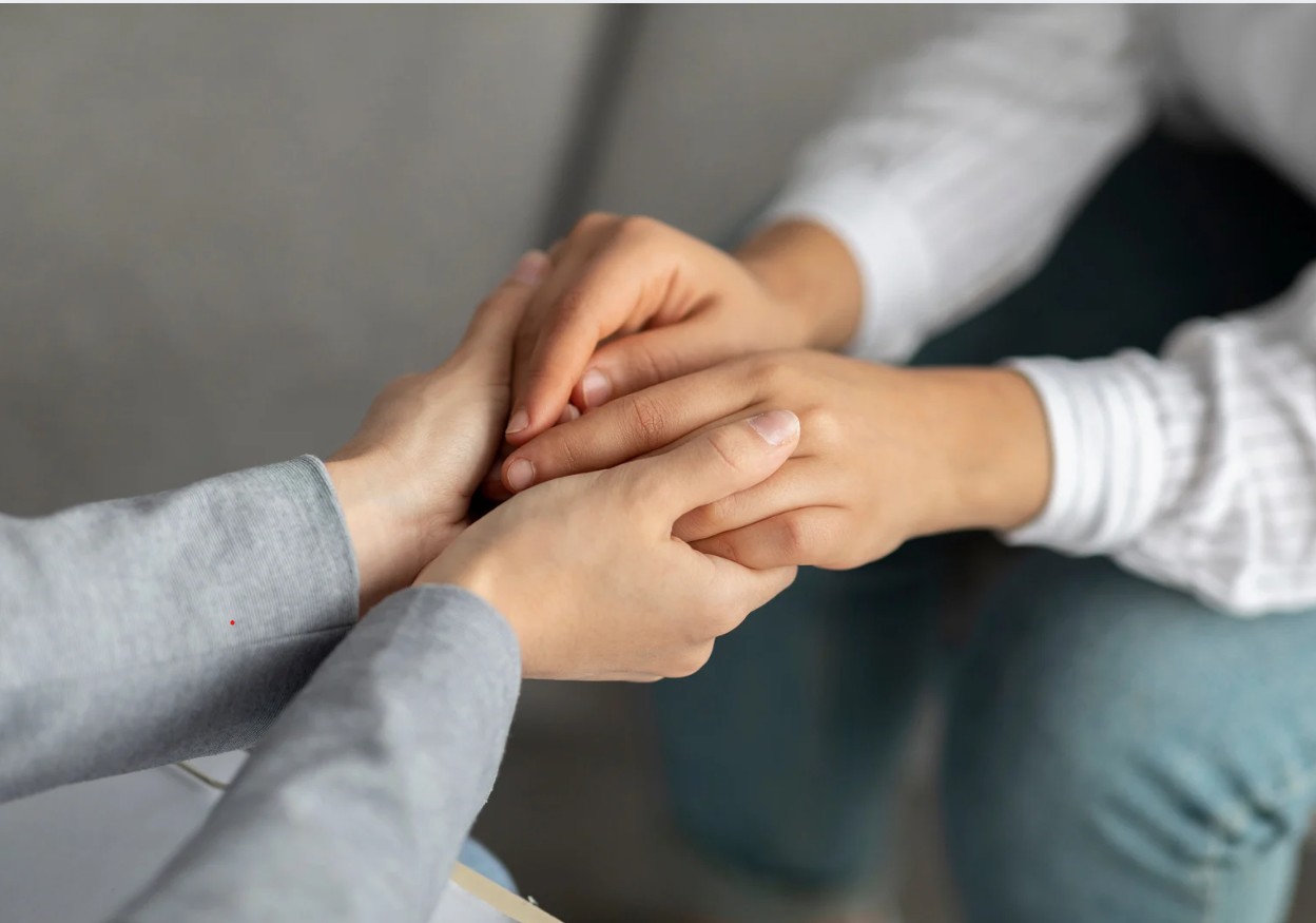Psychotherapie in Zürich und online der Schweiz bietet Gespräche mit verständnisvollen, qualifizierten Therapeuten. Patienten stehen im Fokus