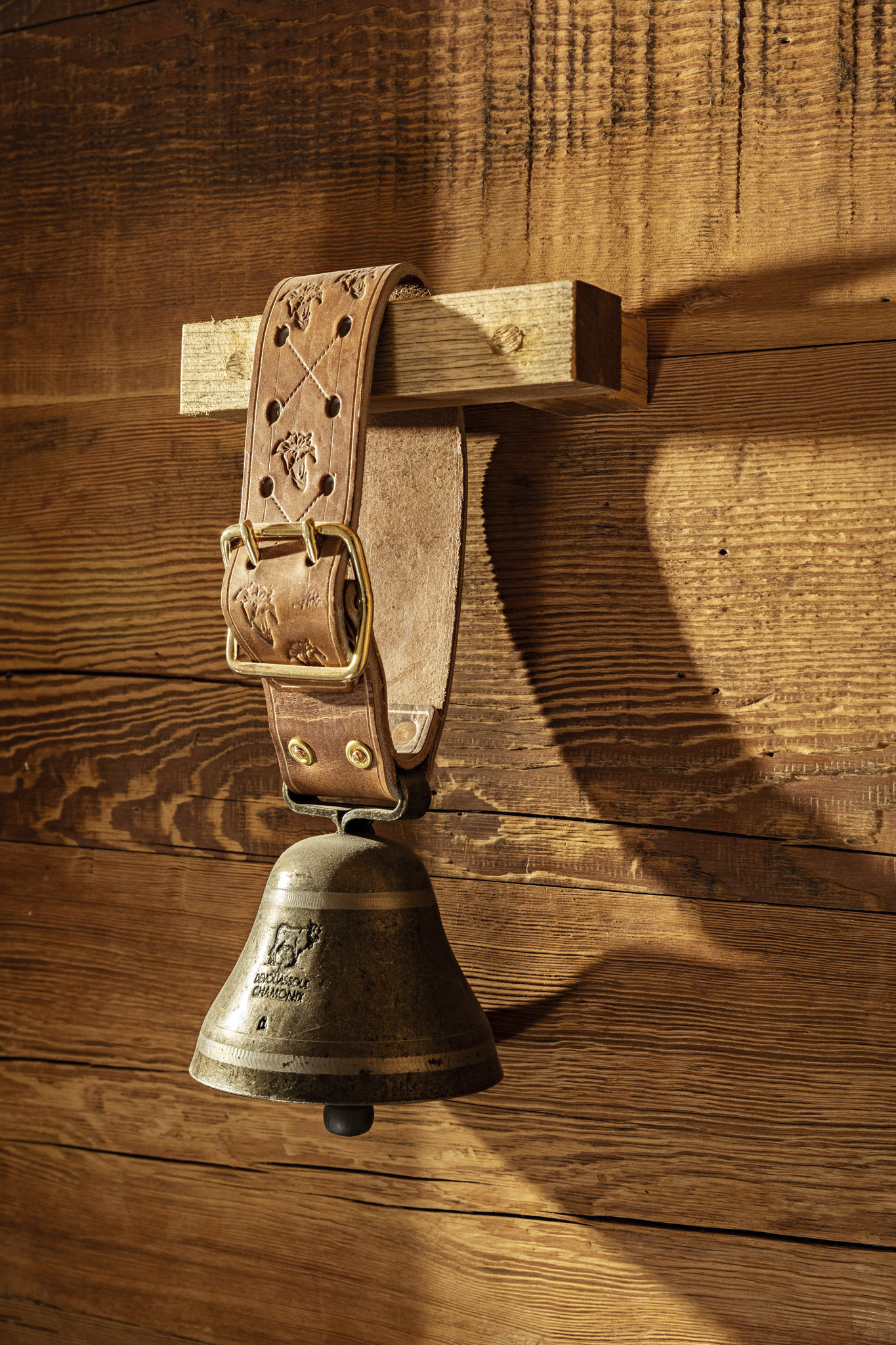 Décoration de cloche Alpine dans les Chalets de la Source à la montagne