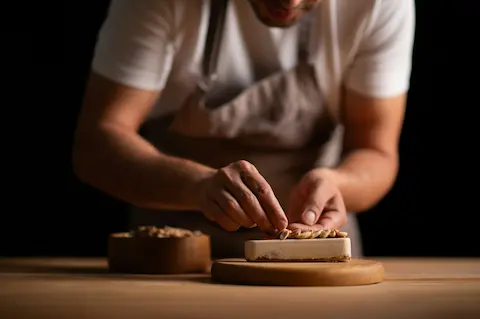 Restauration aux Chalets de la Source pour une découverte culinaire à la montagne