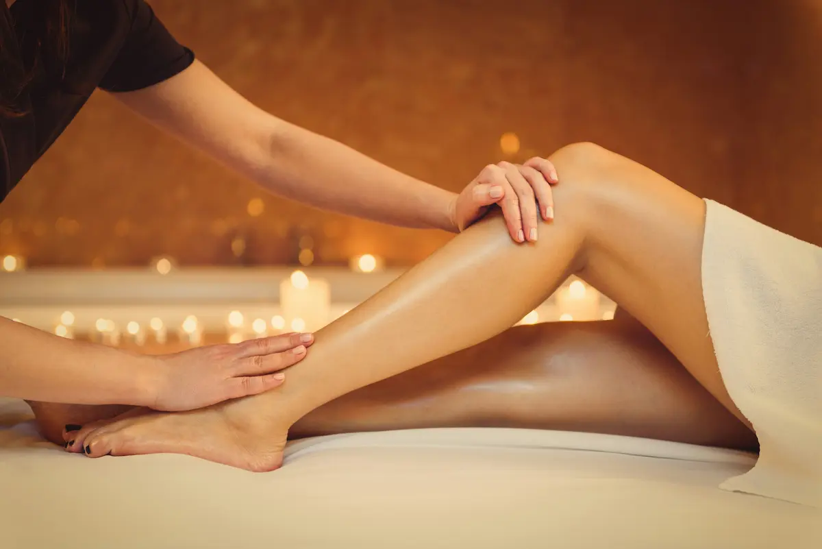 Massage bien-être après le ski dans un chalet haut de gamme avec spa à la montagne, proche de Val Thorens