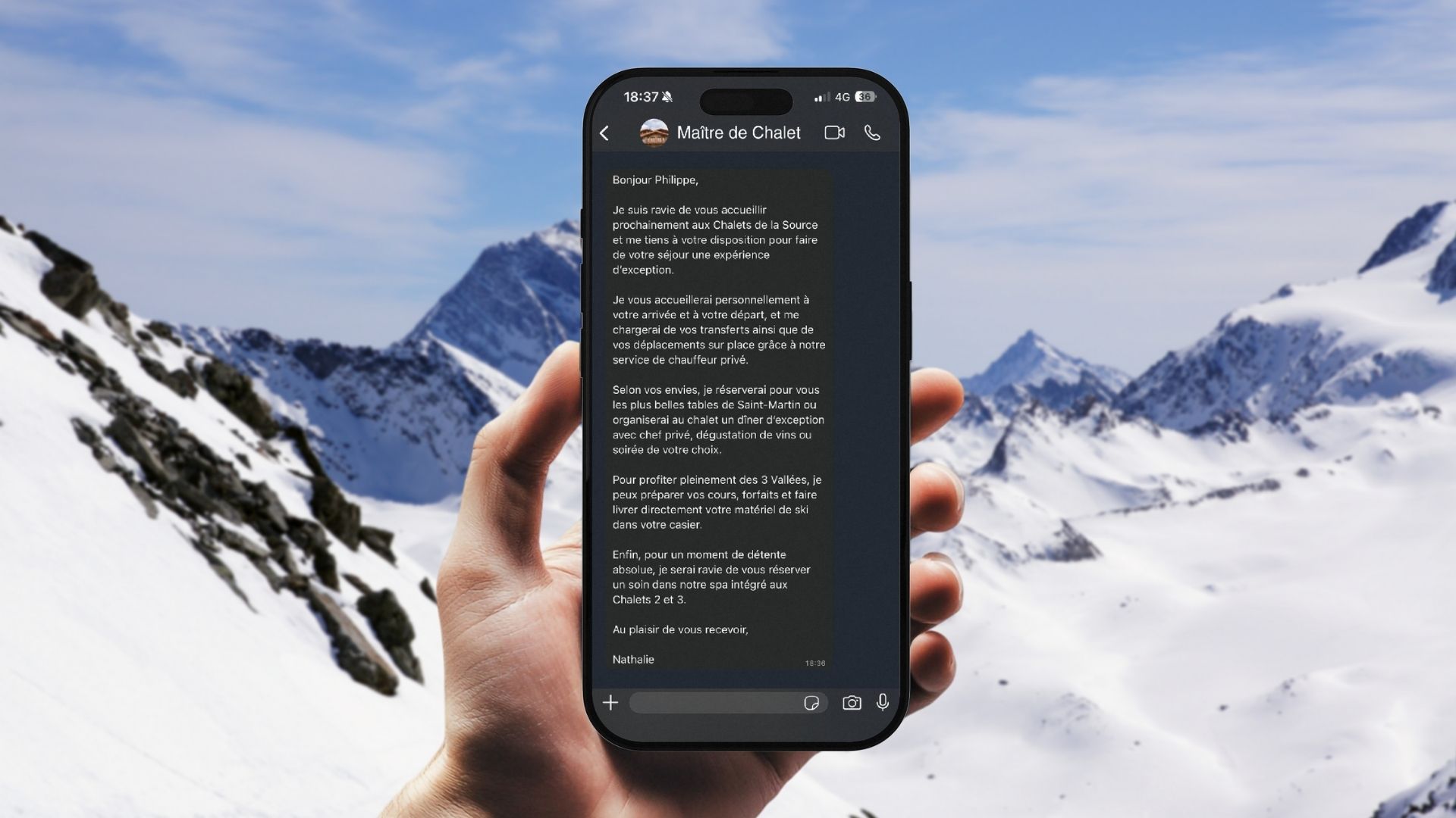 Photo illustrant un smartphone d'un échange avec le maître des chalets