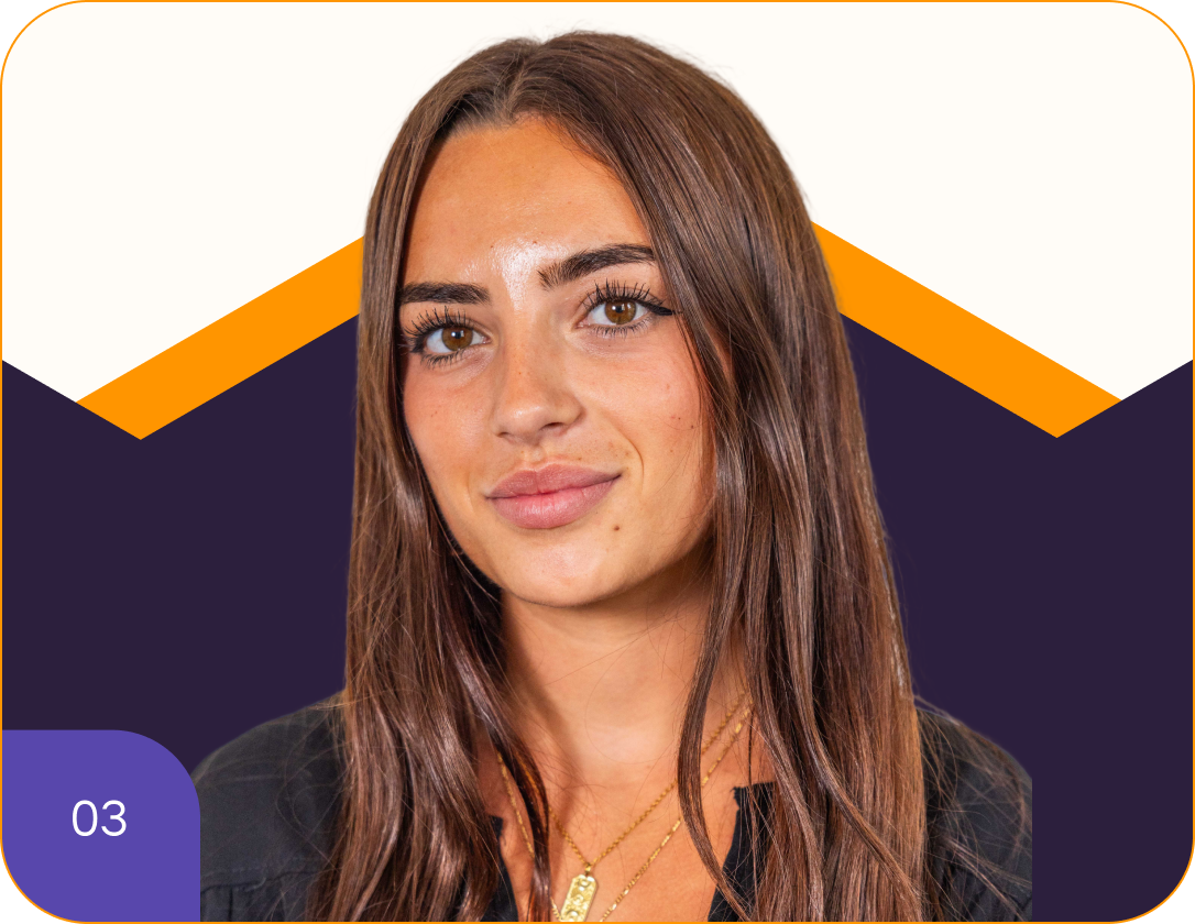 une employé de prospilot souriant