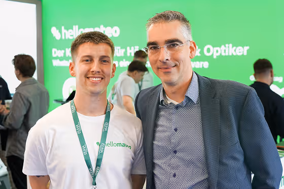 Glücklich Hören steigert Termintreue und Kundenfeedback mit standortspezifischer WhatsApp-Kommunikation über hellomateo