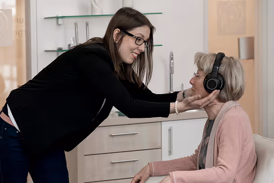 VEHR Hörakustik begeistert Kunden und verschlankt Prozesse dank automatisierter Kundenkommunikation über hellomateo