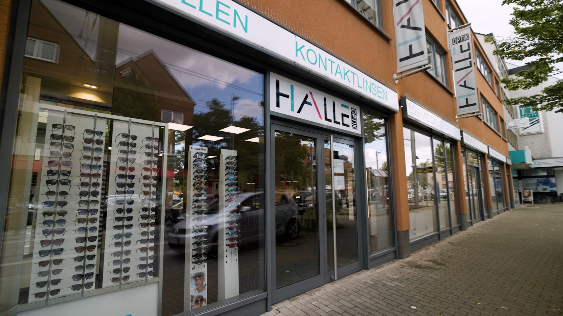 Halle Optik: Mit hellomateo automatisierte Kundenkommunikation und mehr Wiedererkennungswert per WhatsApp