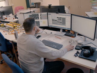 👥  Willst du ein Teil der TechCrew werden? Bist Automation Engineer? Ein Blick in den Alltag von Senior Automation Engineer Roman Polo