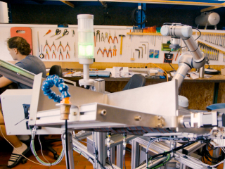 🤖⚙️ Von Siemens zu Beckhoff, von der Theorie zur Praxis: Interdisziplinäre Systemintegration!