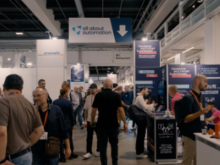 🤖In geheimer Mission in Zürich: Warum Martin Kropf auf der Messe die Konkurrenz genau unter die Lupe nimmt! 🔍