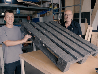 🚀 Vom Abfallprodukt zur Marktrevolution: Unser Meilenstein auf dem Weg zur nachhaltigen Palette!